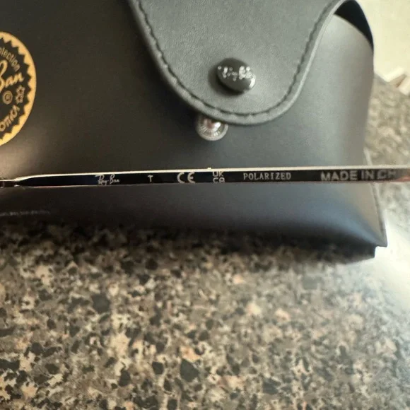 Ray-Ban Black Aviator Sunglasses with Case - Picture 4 of 5